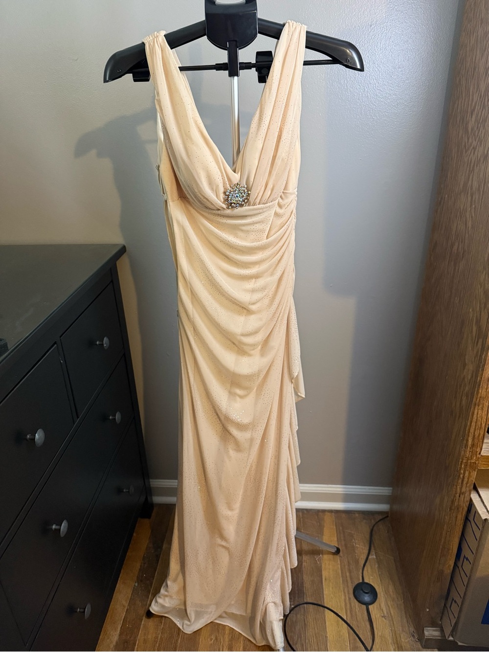 Betsy & Adam by Linda Bernell Size 4 Champagne Sparkle Formal Maxi Gown